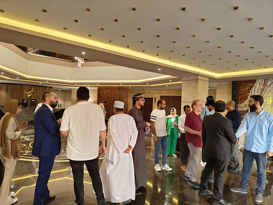 بازدید فعالان اقتصادی عمان از واحد های آماده تحویل در پروژه های شرکت سرمایه گذاری و توسعه کیش 